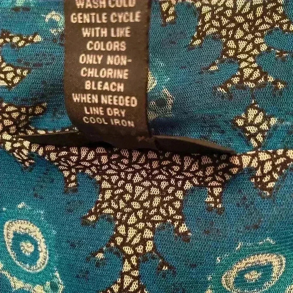 Inc women’s beautiful long sleeve nylon top. - Picture 5 of 5